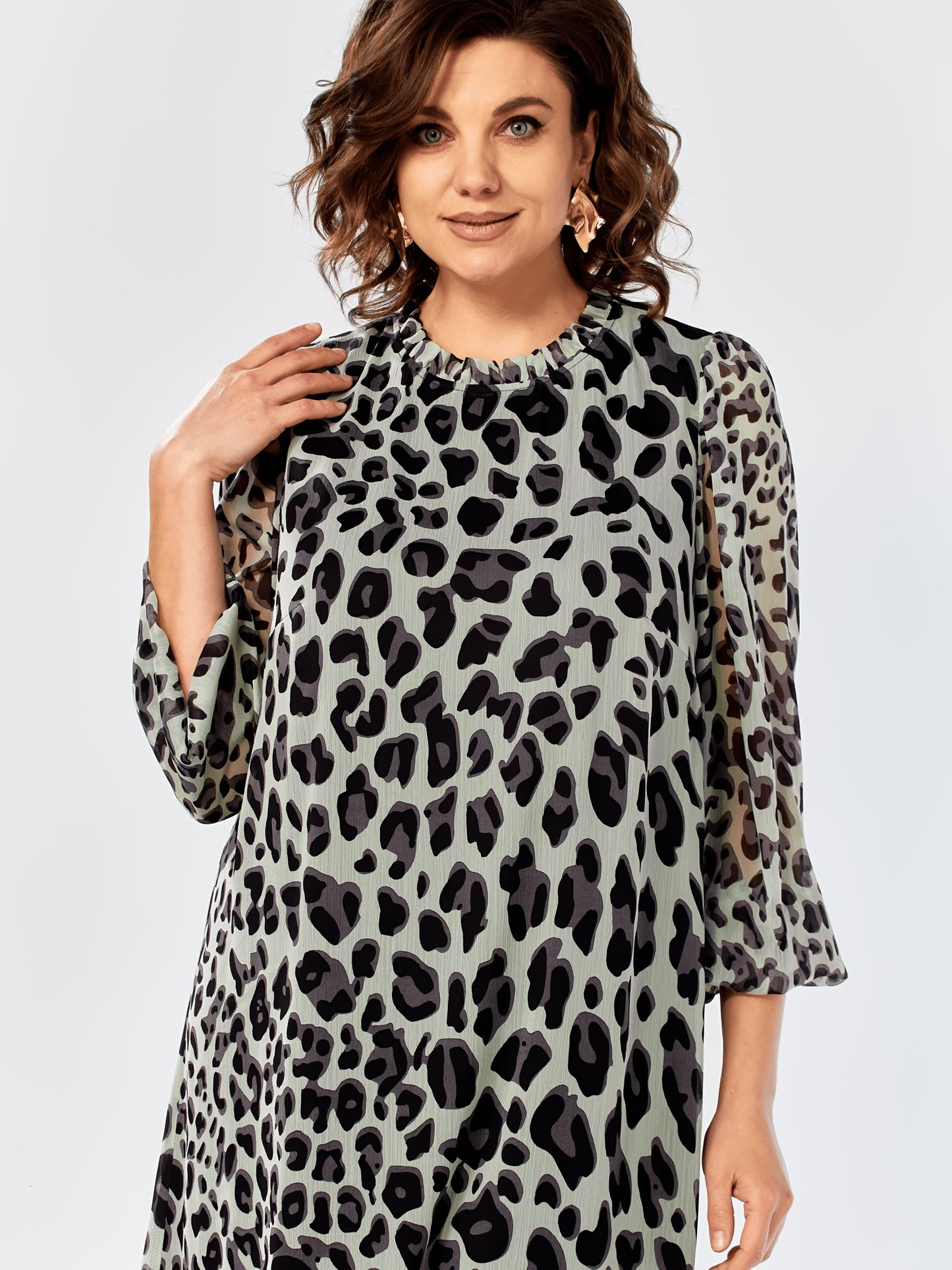 Amara | Elegant Plus-Size Midi Dress
