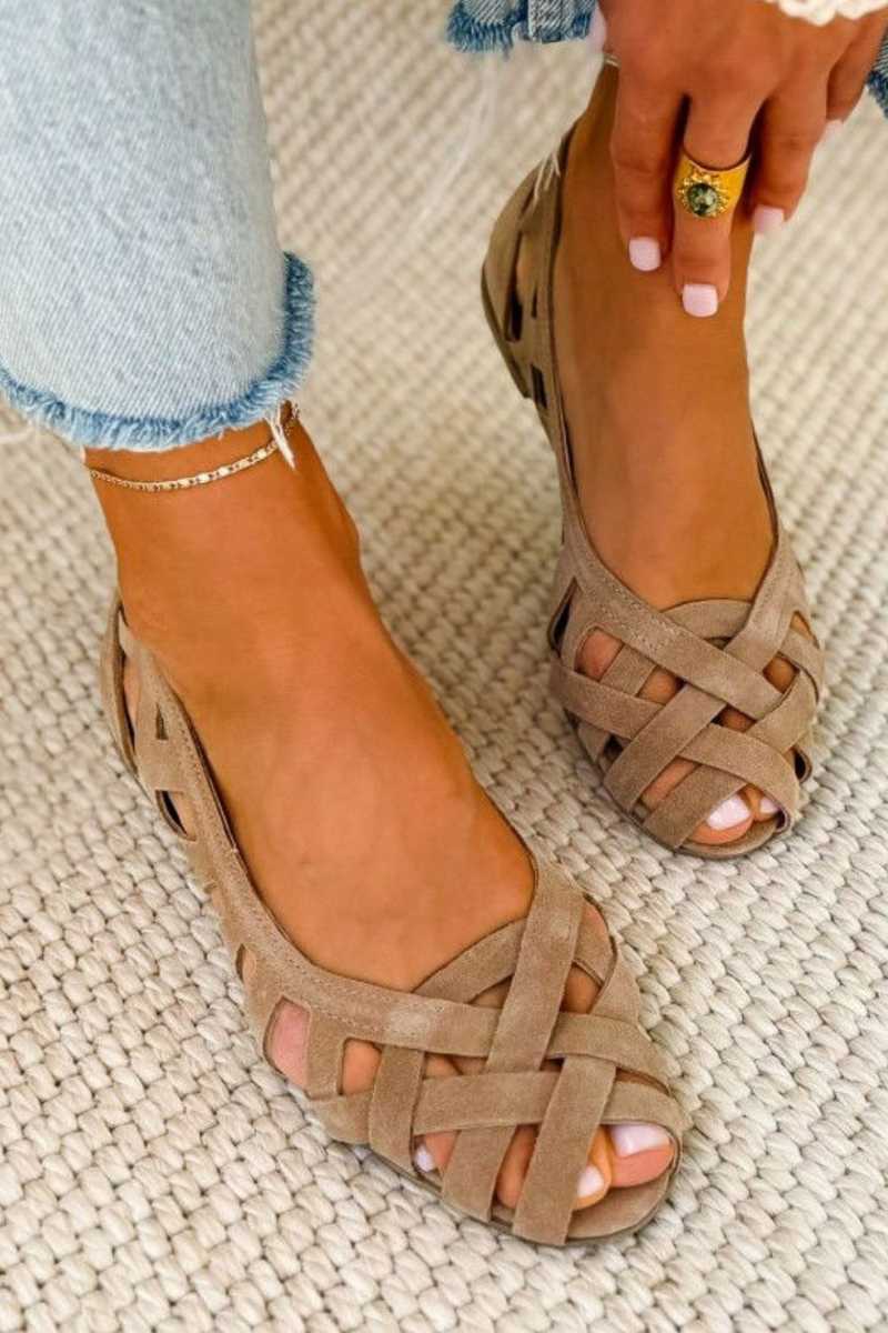 Sandalias bajas informales de puntera abierta, trenzadas y con tiras cruzadas