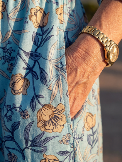 Sandelle | Floral Gather Midi Dress