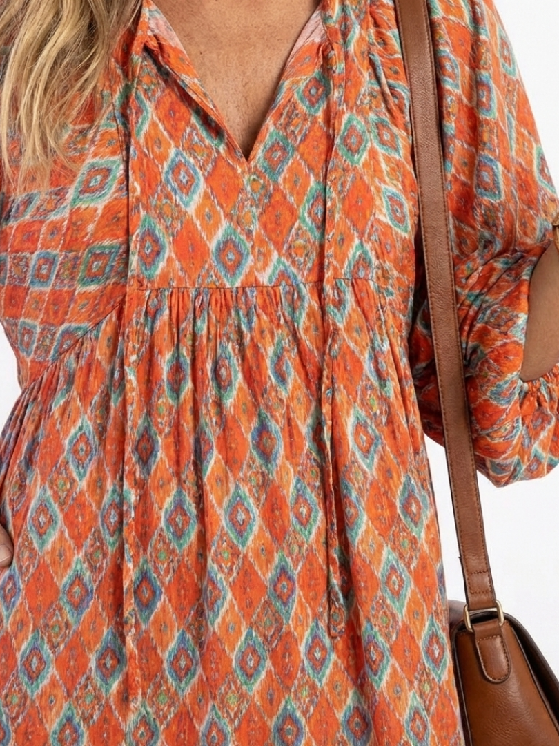Amara | Robe Midi à Étages Col V Imprimé Géométrique