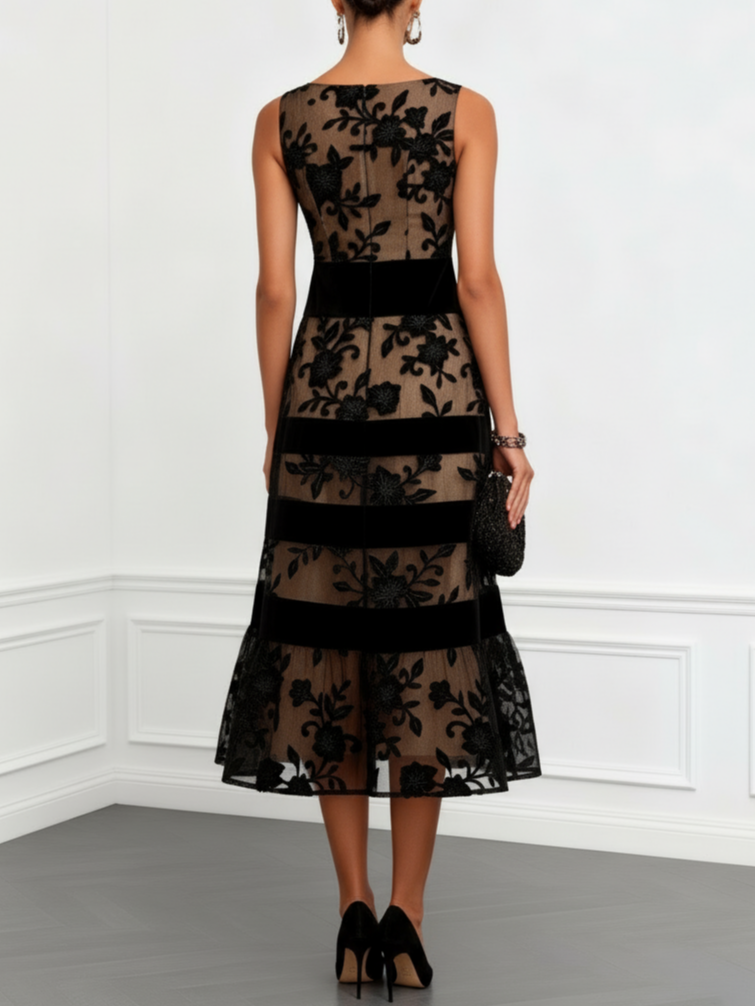 Solène | Robe midi trapèze en tulle noir à imprimé floral et sans manches