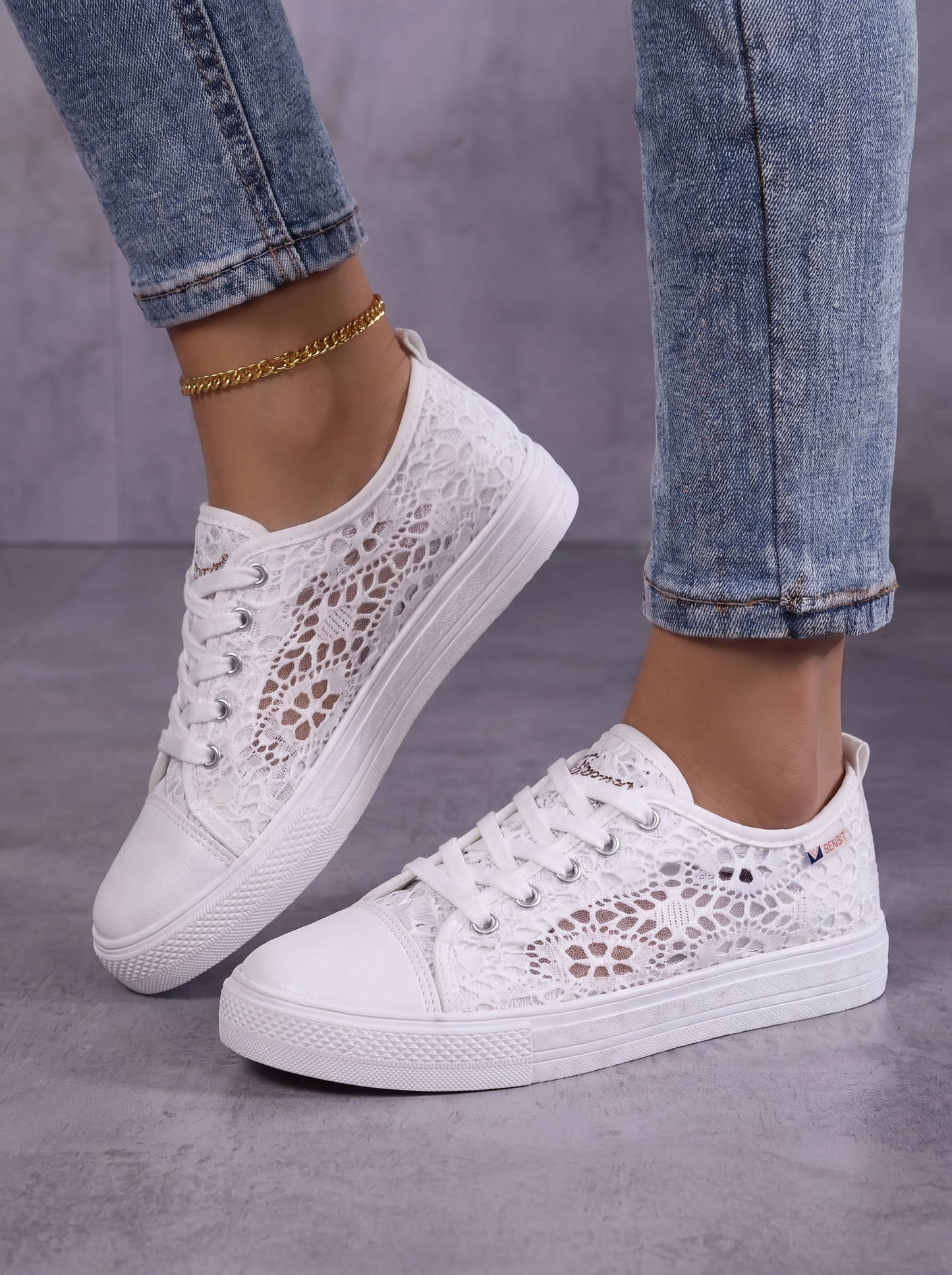 Damiana | Lightweight Elegant Lace Sneakers