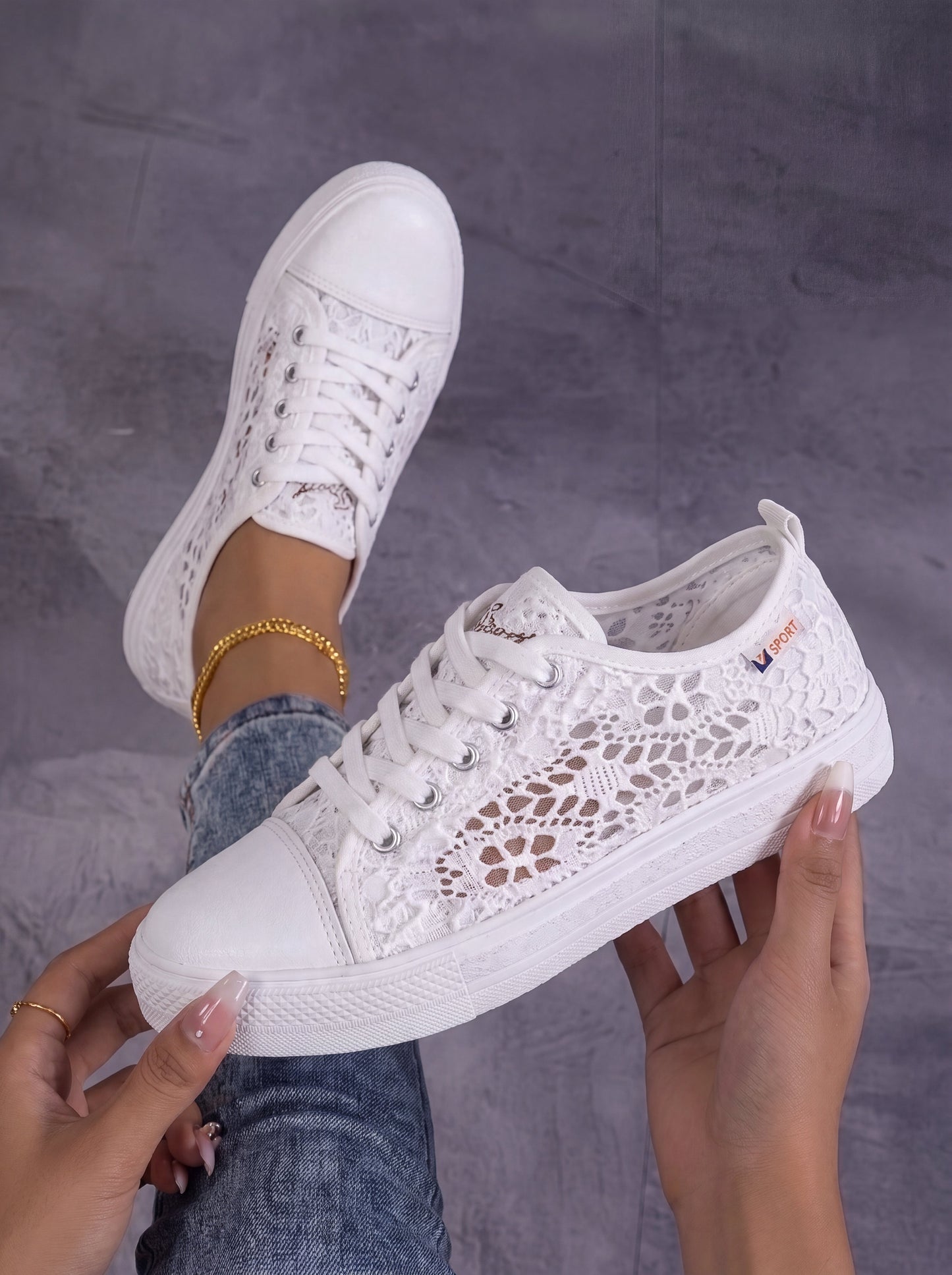 Damiana | Lightweight Elegant Lace Sneakers
