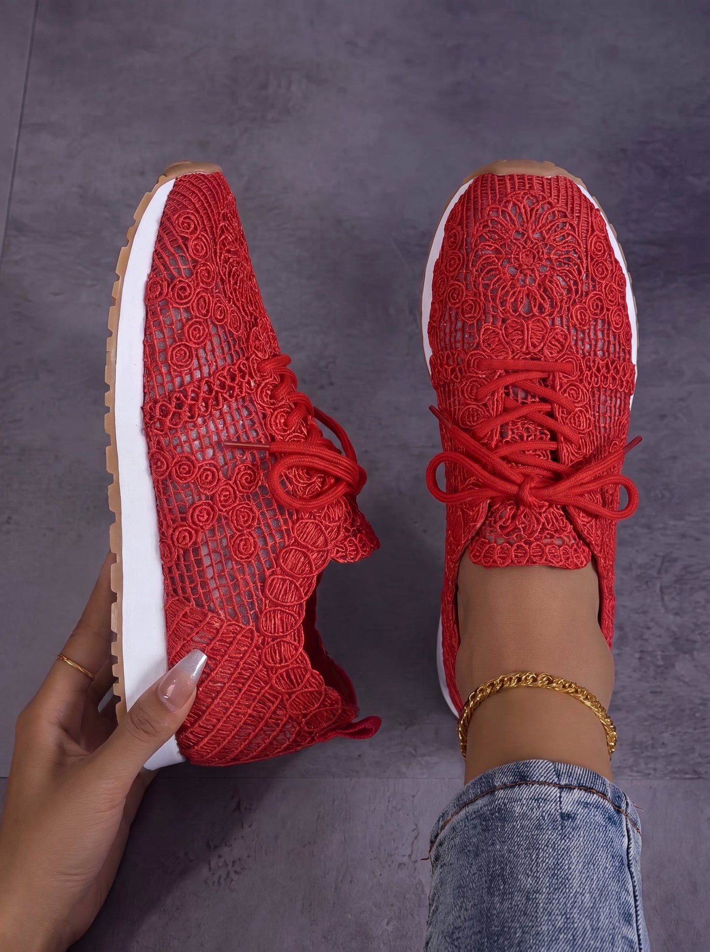 Nives | Lightweight Elegant Lace Sneakers