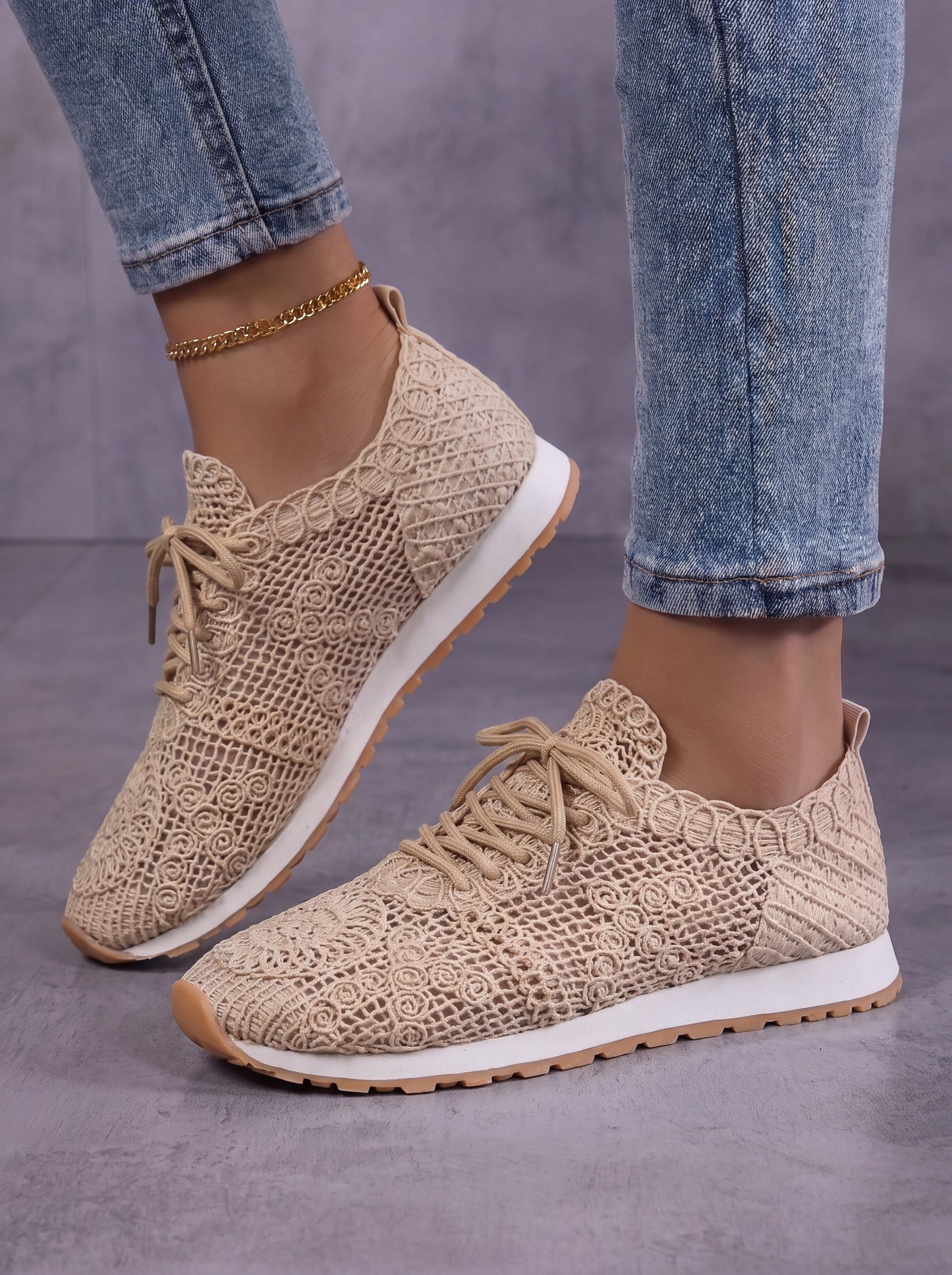 Nives | Lightweight Elegant Lace Sneakers