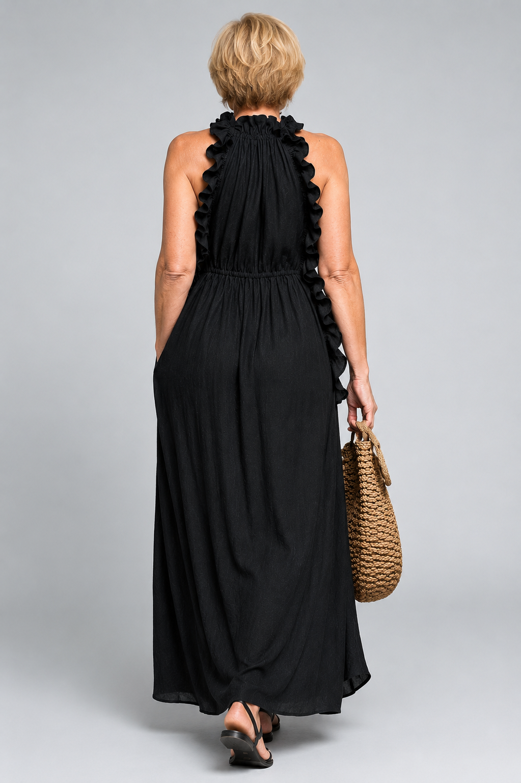 Elegant long dress with ruffles