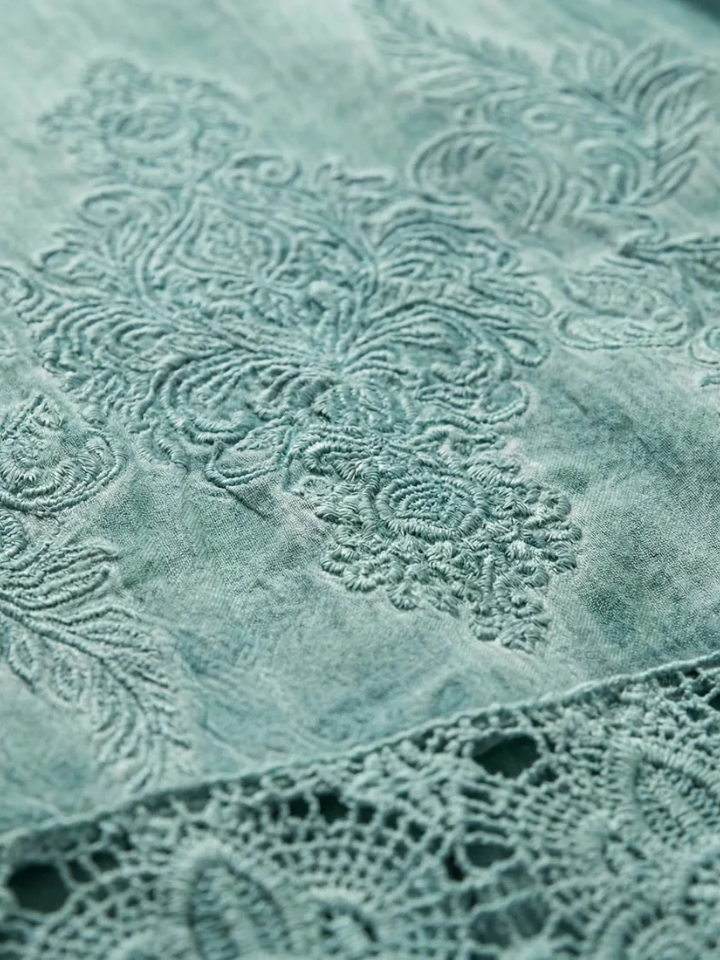 Lana | Timeless Lace Midi Dress