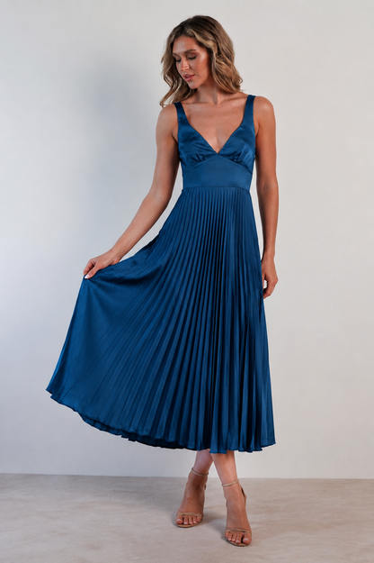 Malka | Elegant Soft-Drape Maxi Dress